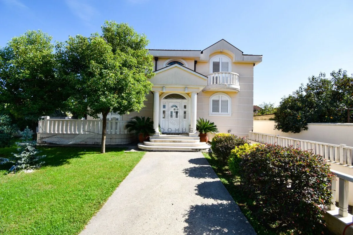 Izdavanje, kuća, 300m², Zabjelo, Podgorica