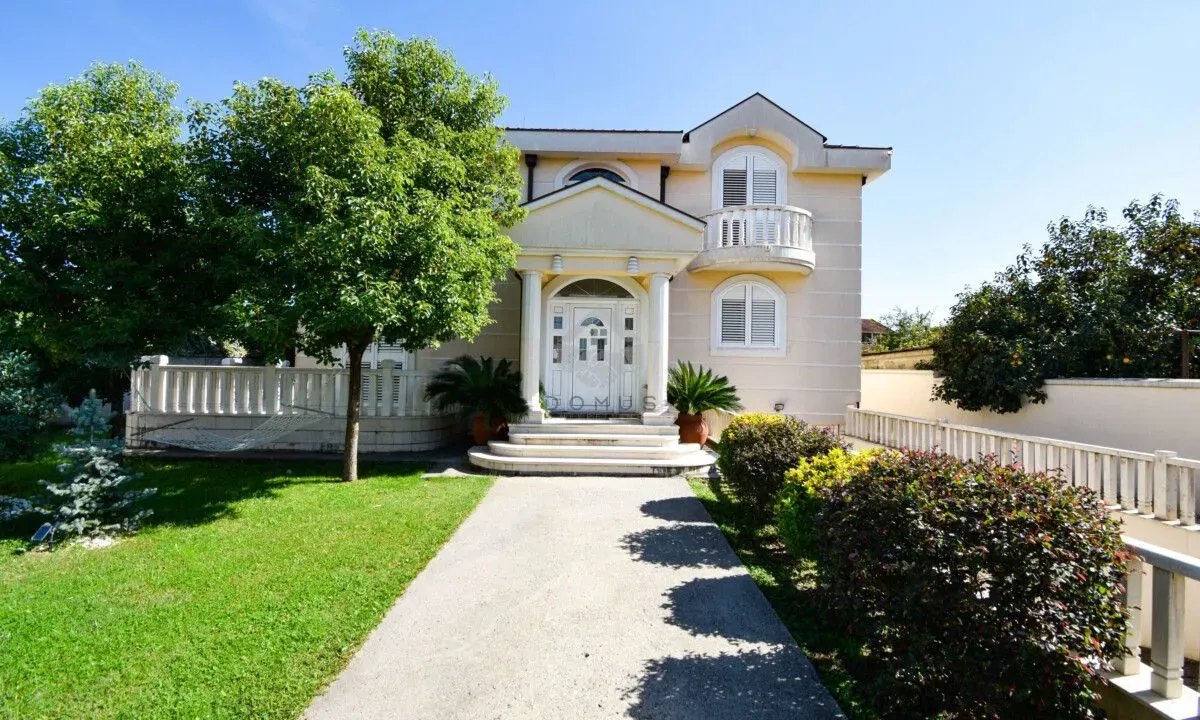 Rent, house, 300m², Zabjelo, Podgorica