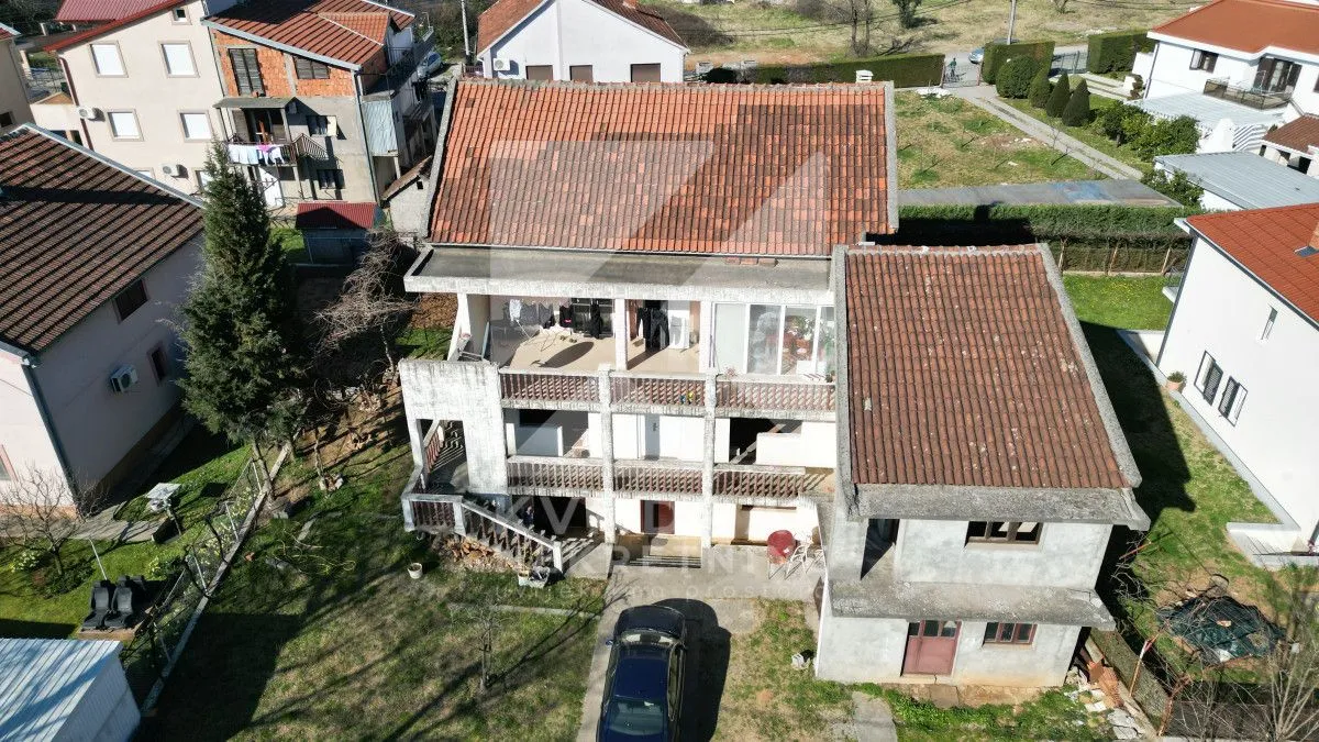 Prodaja, kuća, 400m², Masline, Podgorica