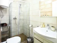 Izdavanje, trosoban stan, 198m², Budva, Crna Gora - image 9