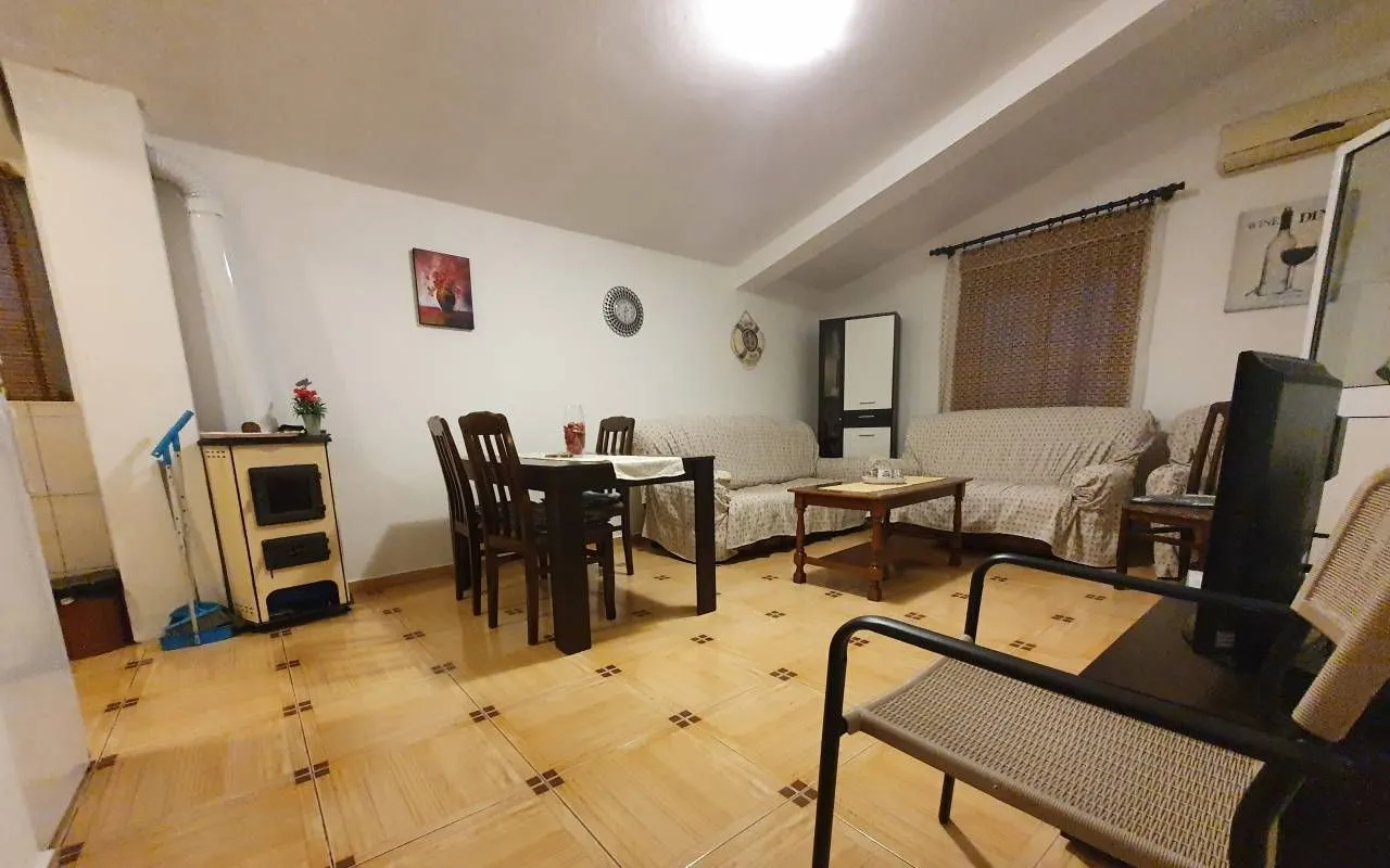 Rent, two bedroom apartment, 80m², Ilino, Bar