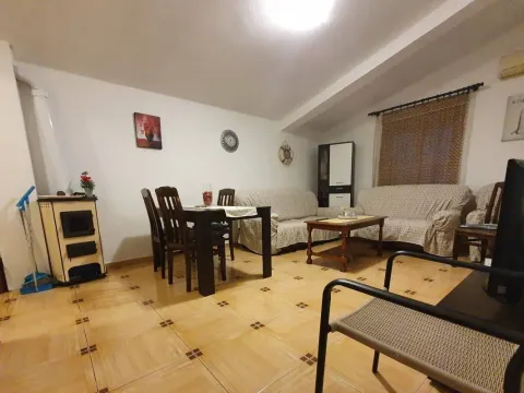 Izdavanje, dvosoban stan, 80m², Ilino, Bar - image 5