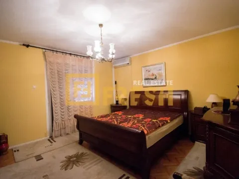 Sale, house, 300m², Dalmatinska ulica, Podgorica - image 15