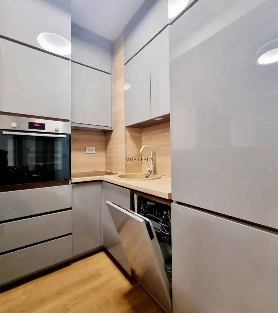 Rent, two bedroom apartment, 69m², Centar, Budva