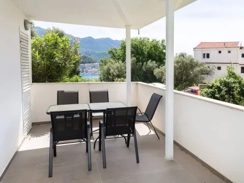Rent, two bedroom apartment, 77m², Bečići, Budva - image 6