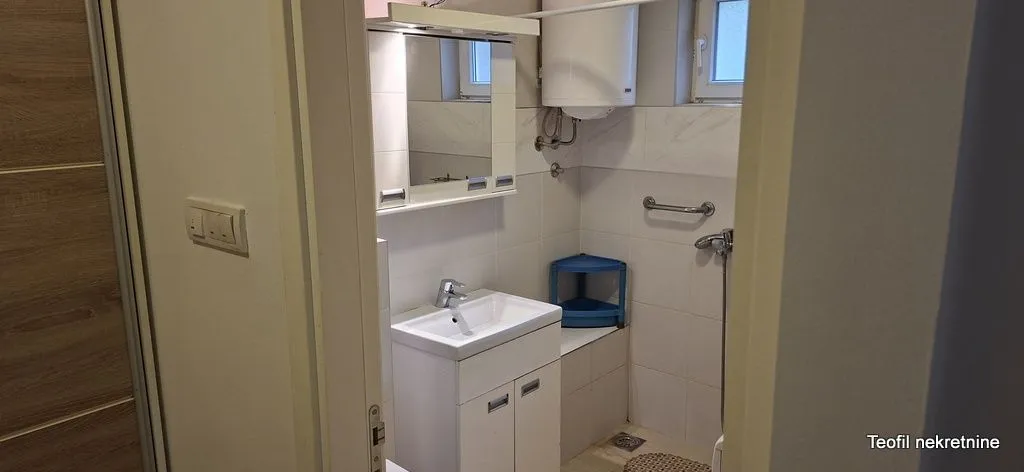 Izdavanje, jednosoban stan, 37m², Bezanijska Kosa 2, Bežanijska Kosa Sve Podlokacije