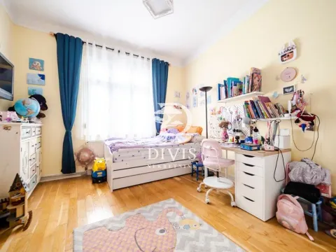 Sale, two bedroom apartment, 58m², Neimar, Vračar Sve Podlokacije - image 6