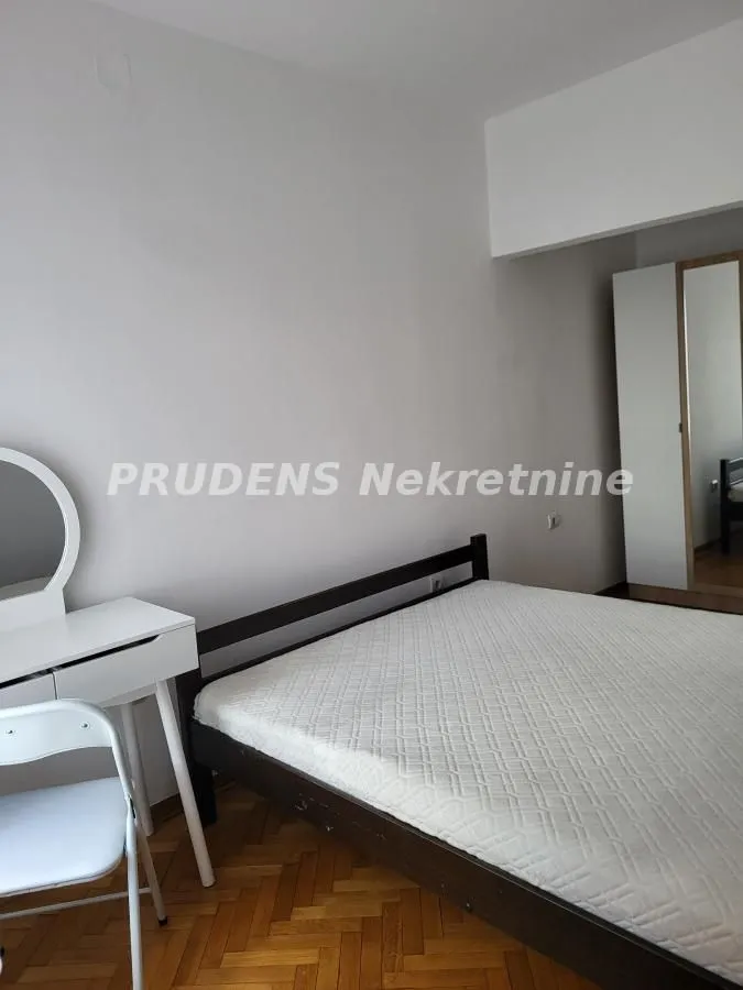 Izdavanje, dvosoban stan, 49m², Zvezdara Sve Podlokacije, Beograd