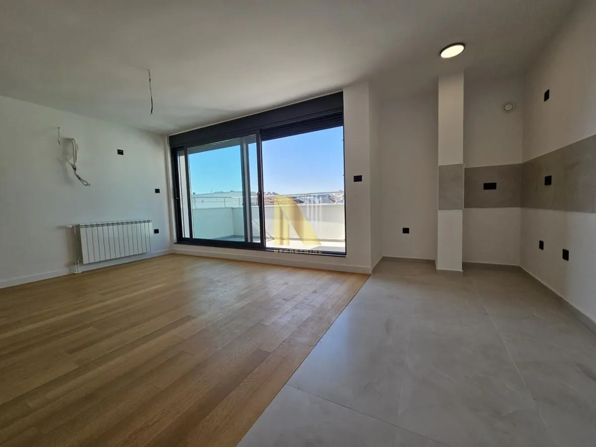 Sale, four bedroom apartment, 165m², Centar, Novi Sad