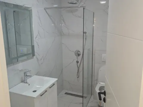 Prodaja, jednosoban stan, 48m², Centar, Bar - image 2