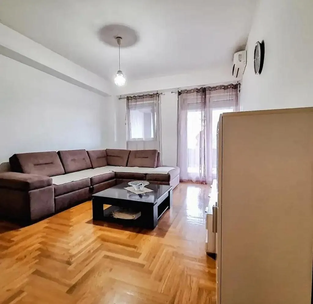 Izdavanje, dvosoban stan, 85m², City Kvart, Podgorica