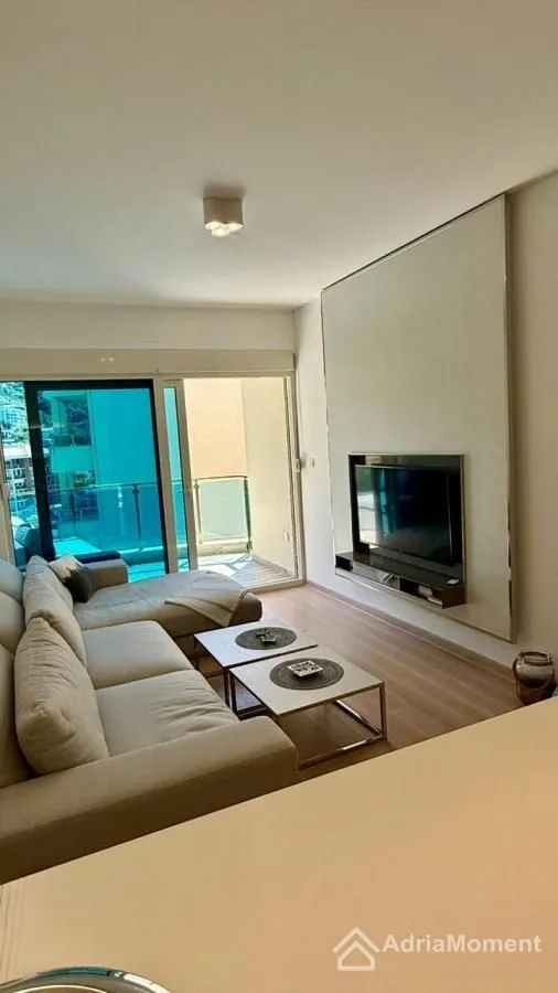 Sale, two bedroom apartment, 58m², Bečići, Budva