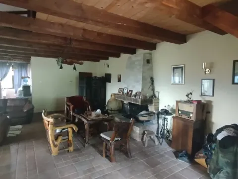 Prodaja, kuća, 165m², Kuči, Podgorica - image 9