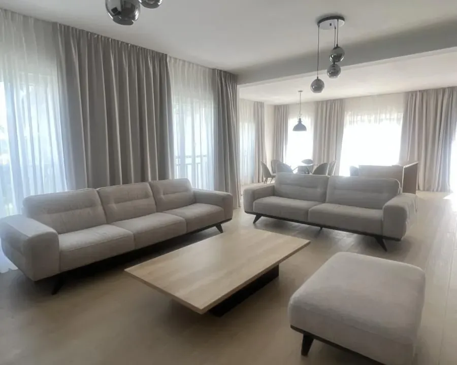 Prodaja, četvorosoban stan, 145m², Savski Venac, Beograd