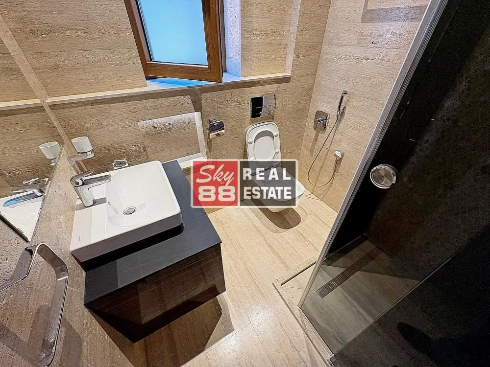 Rent, four bedroom apartment, 120m², Savski Venac, Beograd