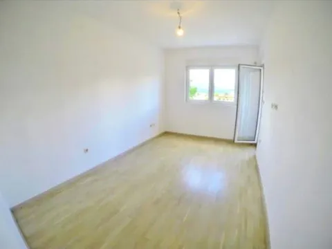 Izdavanje, trosoban stan, 70m², City Kvart, Podgorica - image 5