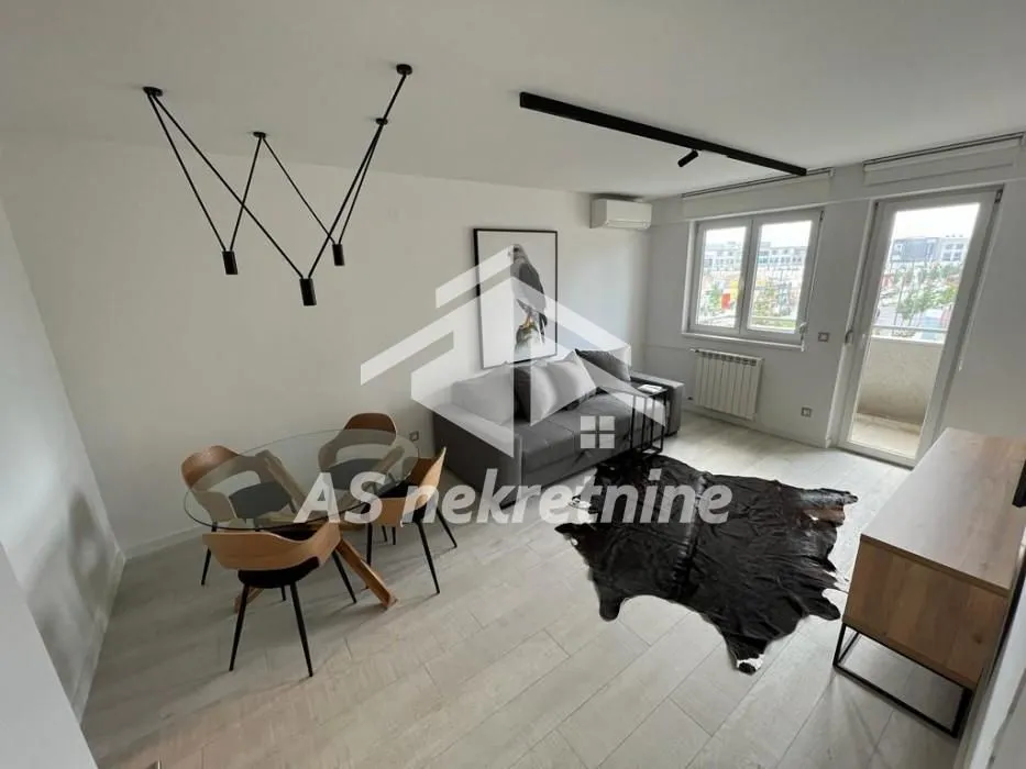 Izdavanje, trosoban stan, 69m², Sarajevska, Beograd