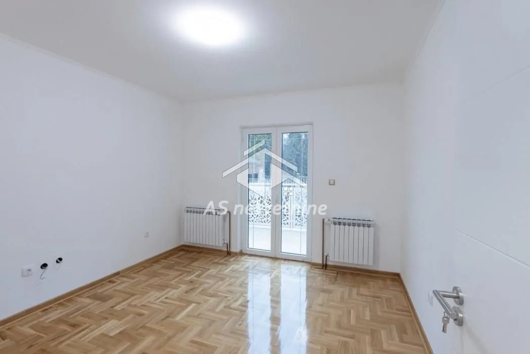 Izdavanje, kuća, 417m², Jajinci, Voždovac Sve Podlokacije