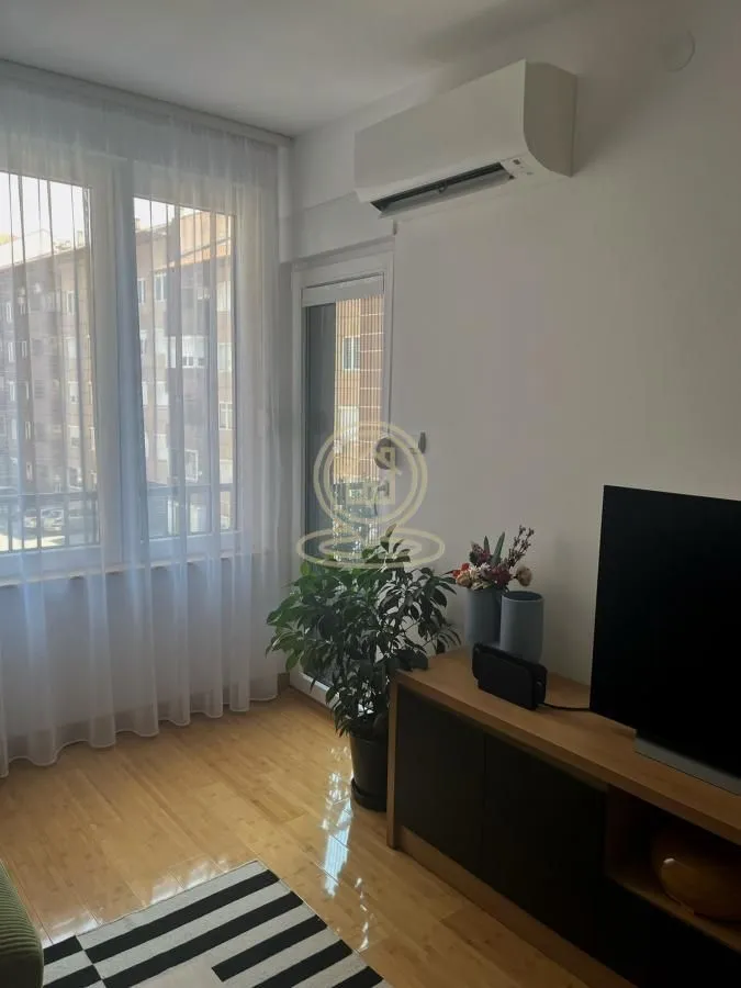 Prodaja, trosoban stan, 62m², Pantelej, Niš