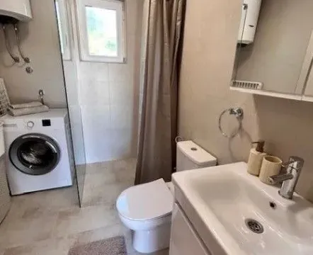 Izdavanje, dvosoban stan, 55m², Gornja Gorica, Podgorica - image 9