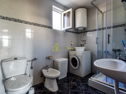 Izdavanje, kuća, 185m², Tološi, Podgorica - image 12