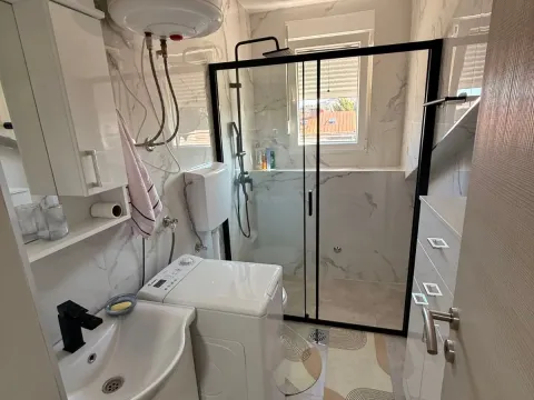 Izdavanje, jednosoban stan, 45m², Centar, Cetinje - image 8