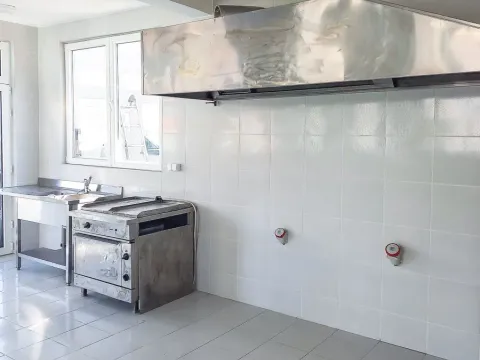 Izdavanje, stan, 140m², Tološi, Podgorica - image 5