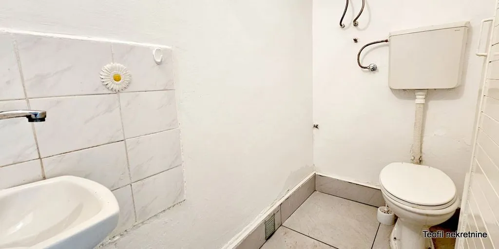 Sale, three bedroom apartment, 60m², Vračar, Šid