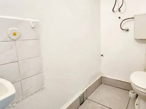 Sale, three bedroom apartment, 60m², Vračar, Šid - image 12