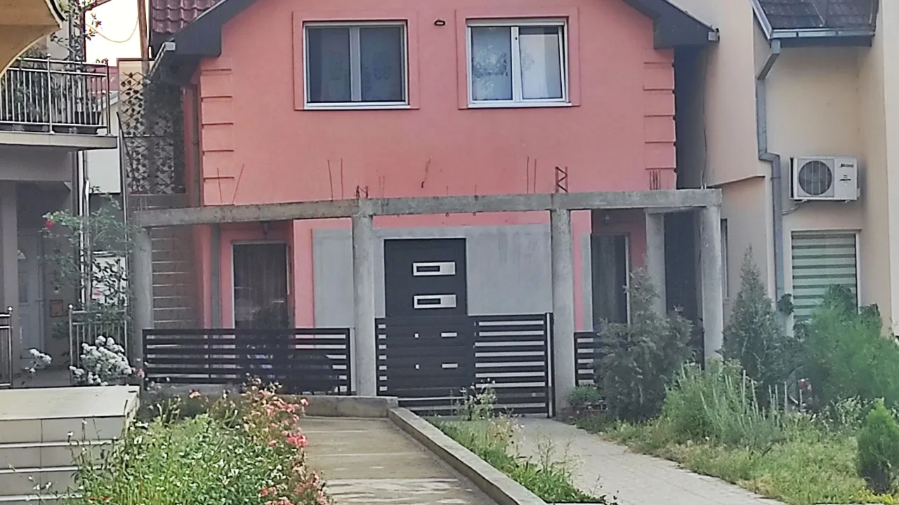 Izdavanje, poslovni prostor, 65m², Lazarevac, Beograd