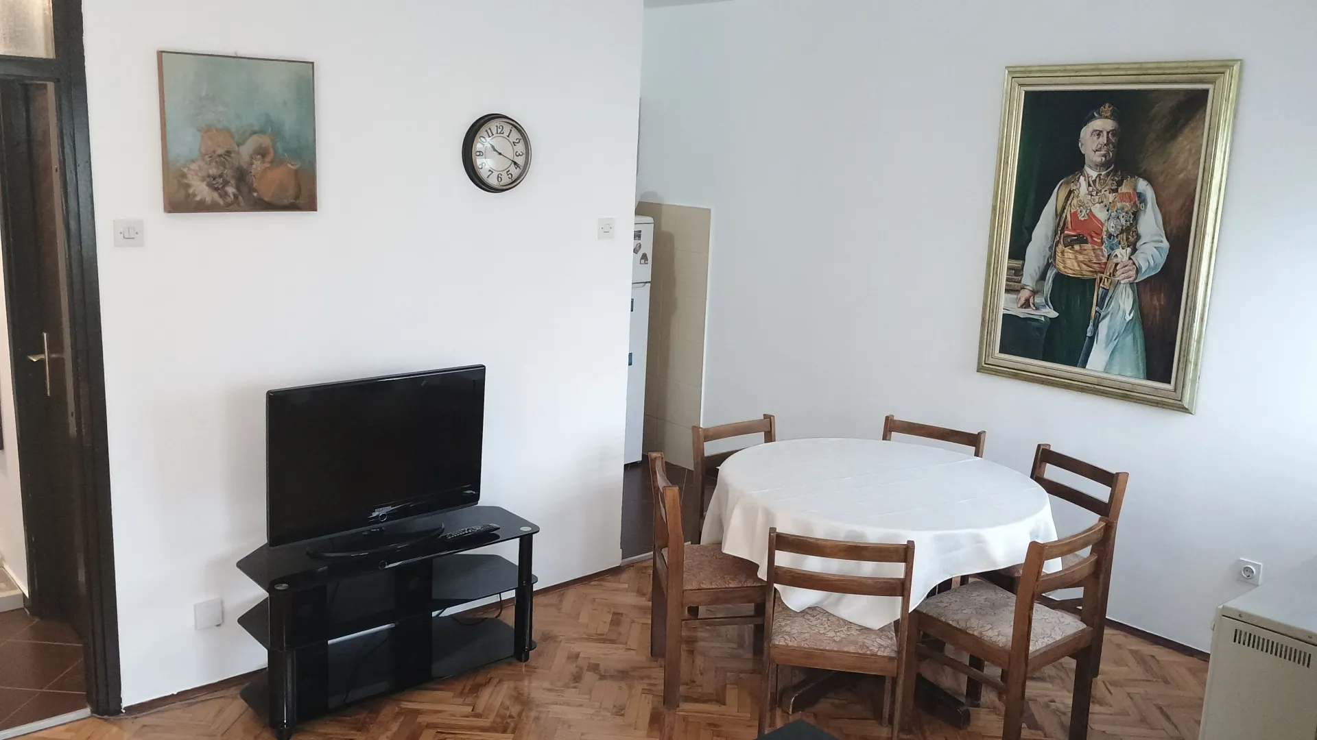 Izdavanje, jednosoban stan, 47m², Centar, Cetinje