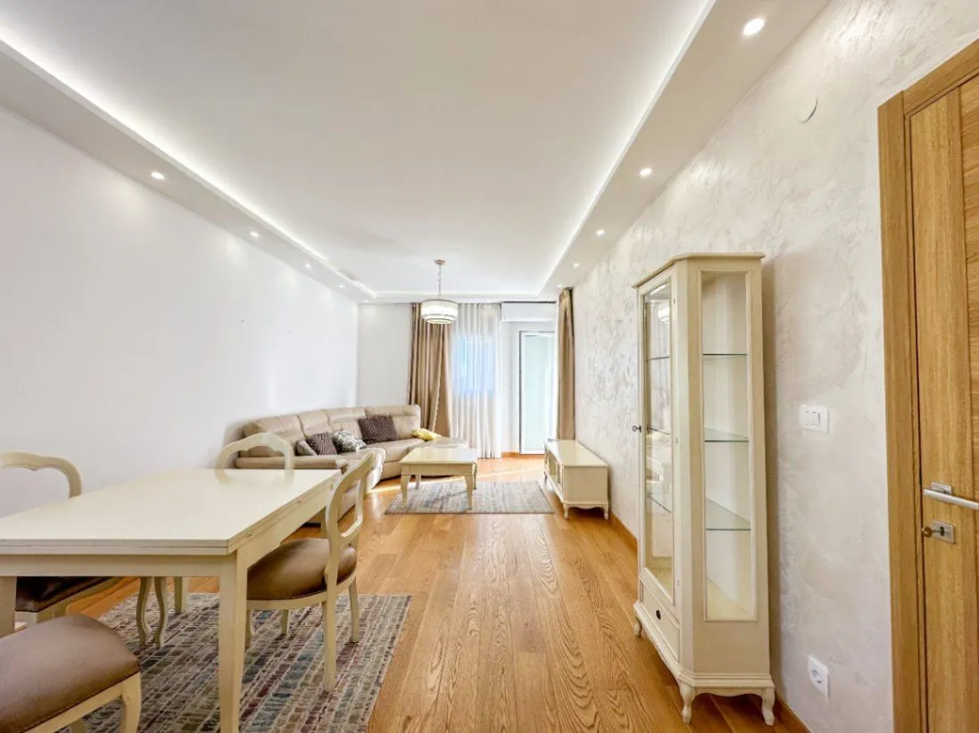 Izdavanje, dvosoban stan, 72m², City Kvart, Podgorica
