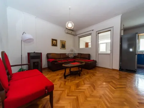 Izdavanje, dvosoban stan, 65m², Zabjelo, Podgorica