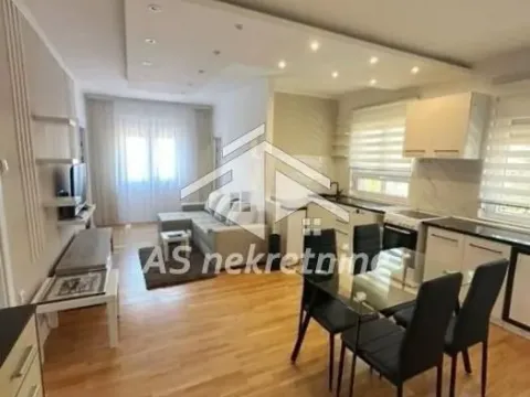 Rent, apartment, 61m², Južni Bulevar, Vračar Sve Podlokacije - image 8