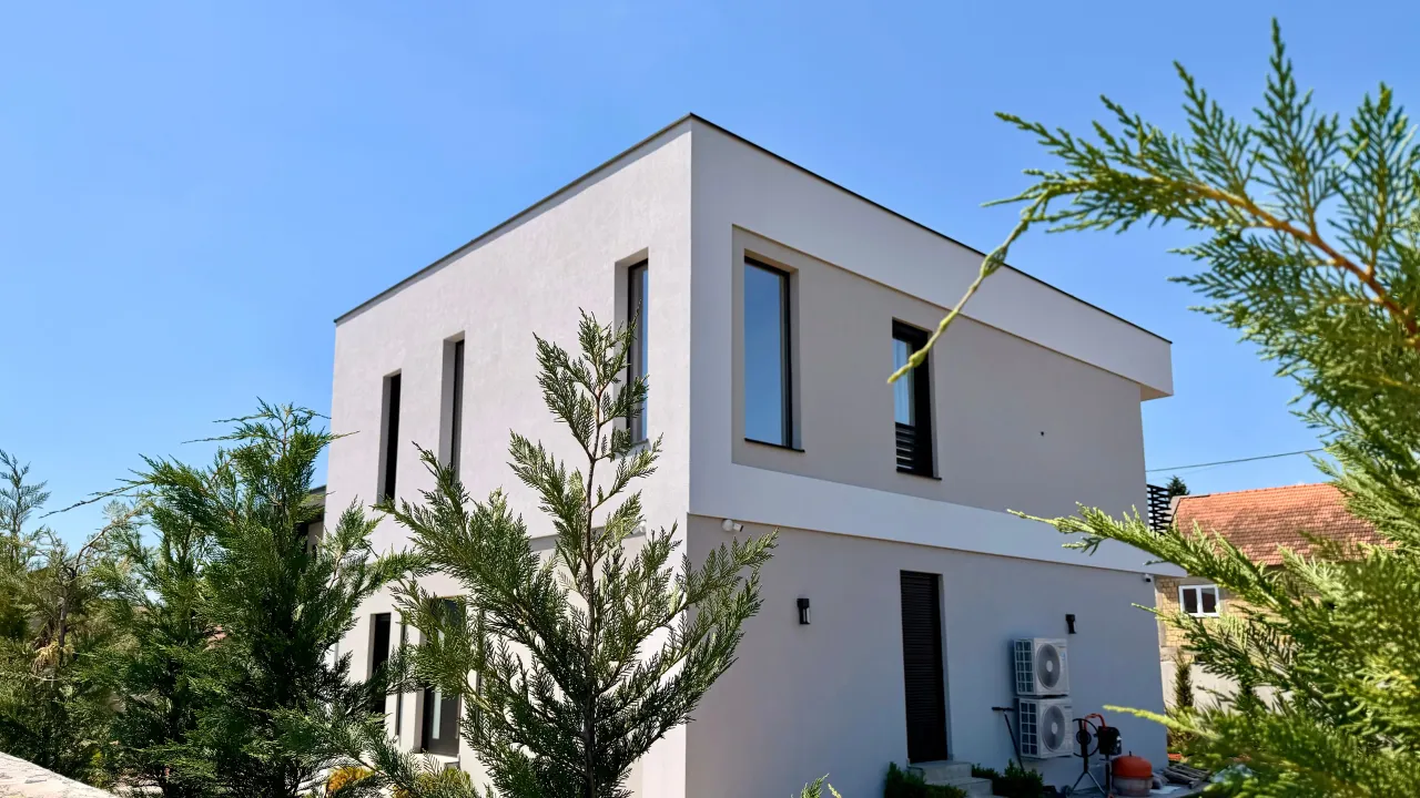 Sale, house, 225m², Gornja Gorica, Podgorica