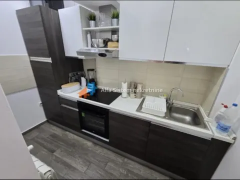 Rent, three bedroom apartment, 105m², Vračar Sve Podlokacije, Beograd - image 4