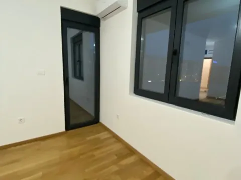 Izdavanje, jednosoban stan, 45m², City Kvart, Podgorica - image 6