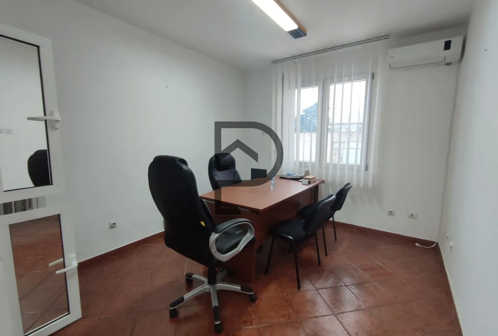 Rent, office space, 50m², Centar, Podgorica