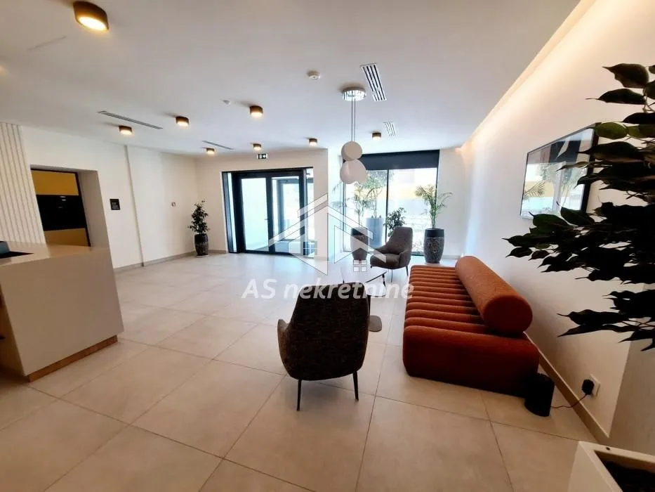 Izdavanje, dvosoban stan, 56m², Savski Venac, Beograd