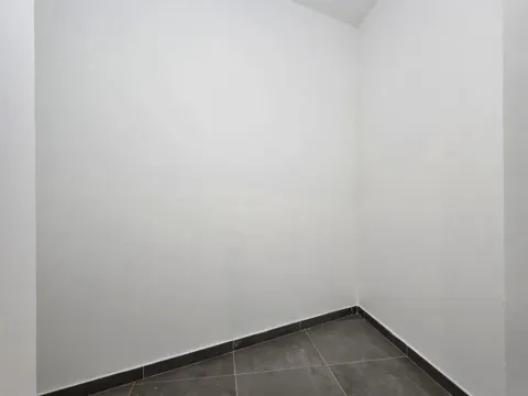 Sale, one bedroom apartment, 40m², Central Point, Podgorica - image 10