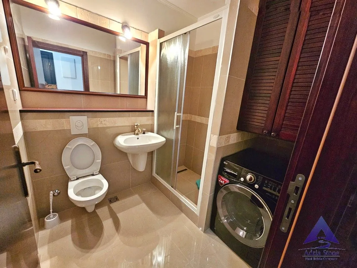 Prodaja, dvosoban stan, 103m², Kostanjica, Kotor