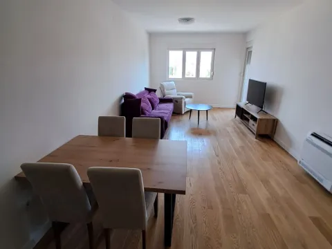 Izdavanje, dvosoban stan, 72m², Central Point, Podgorica - image 2