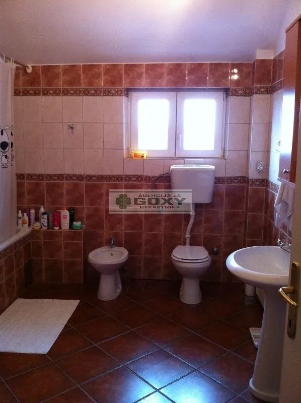 Prodaja, kuća, 475m², Jajinci, Voždovac Sve Podlokacije