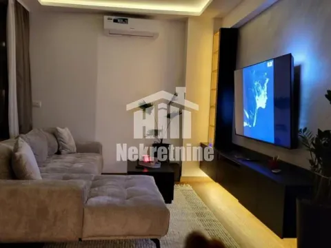 Izdavanje, trosoban stan, 73m², Banovo Brdo, Beograd - image 2