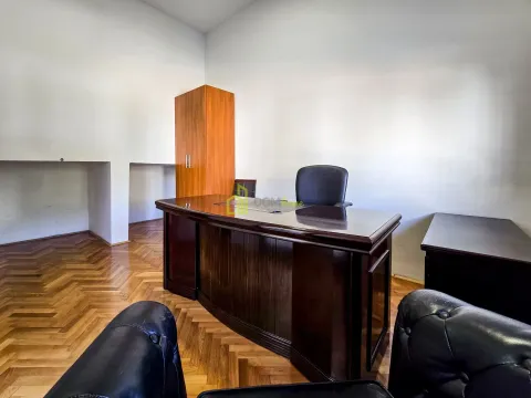 Izdavanje, kuća, 380m², Gorica C, Podgorica - image 9