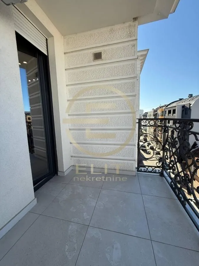 Izdavanje, stan, 116m², Socijalno, Novi Sad Sve Podlokacije