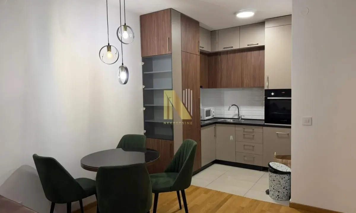 Izdavanje, dvosoban stan, 45m², Novi Sad, Srbija