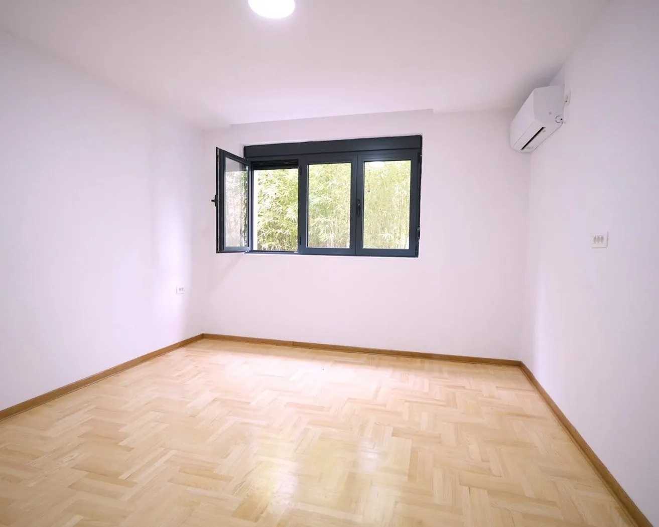 Rent, apartment, 95m², Pod Goricom, Podgorica