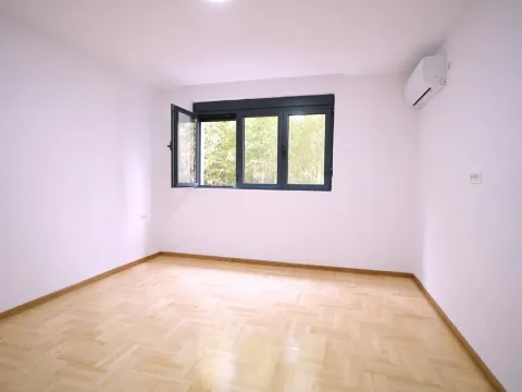 Izdavanje, stan, 95m², Pod Goricom, Podgorica - image 4