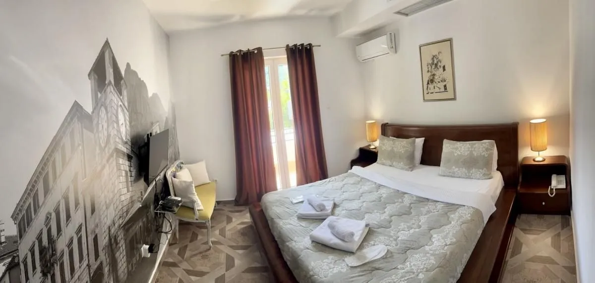 Sale, house, 600m², Dobrota, Kotor